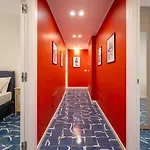 Elegant & Modern 4bedroom In