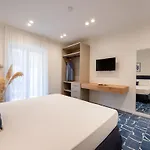 Elegant & Modern 4bedroom In Sorrento