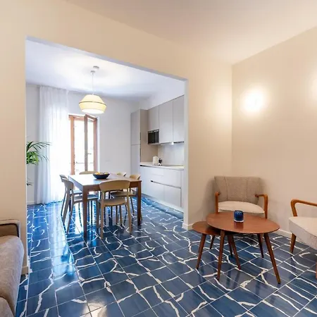 Elegant & Modern 4bedroom In * Sorrento