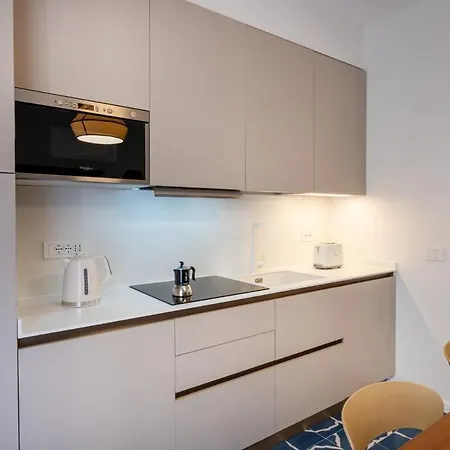 Elegant & Modern 4bedroom In Διαμέρισμα Σορέντο