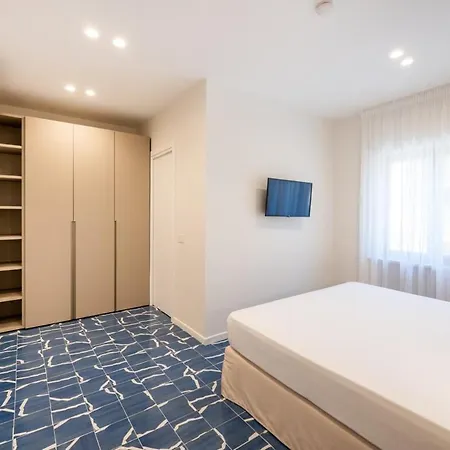 Elegant & Modern 4bedroom In Σορέντο