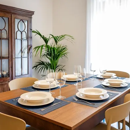 Διαμέρισμα Elegant & Modern 4bedroom In