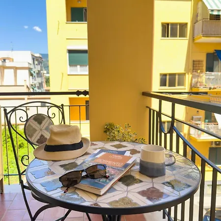Elegant & Modern 4bedroom In Διαμέρισμα Σορέντο