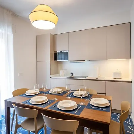 Elegant & Modern 4bedroom In Διαμέρισμα