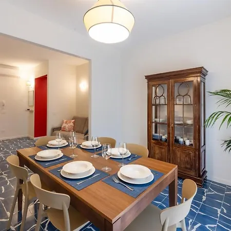 Διαμέρισμα Elegant & Modern 4bedroom In *
